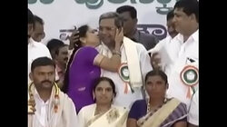 aunty,indian,kissing,public,