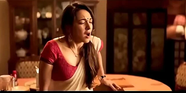 bollywood,boobs,climax,hot,indian,moaning,pain,pornstar,pussy,sex,sunny leone
